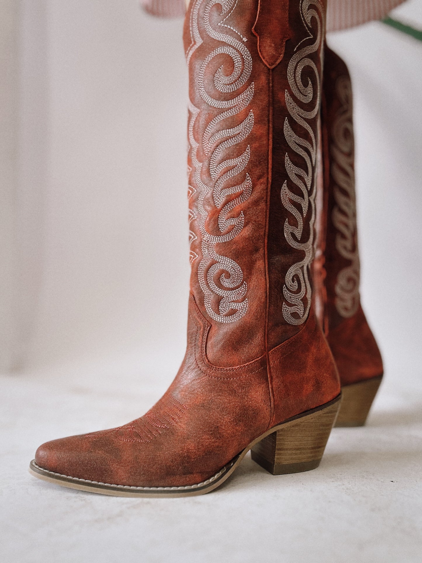 Nalejandra Boots in Cloud Red