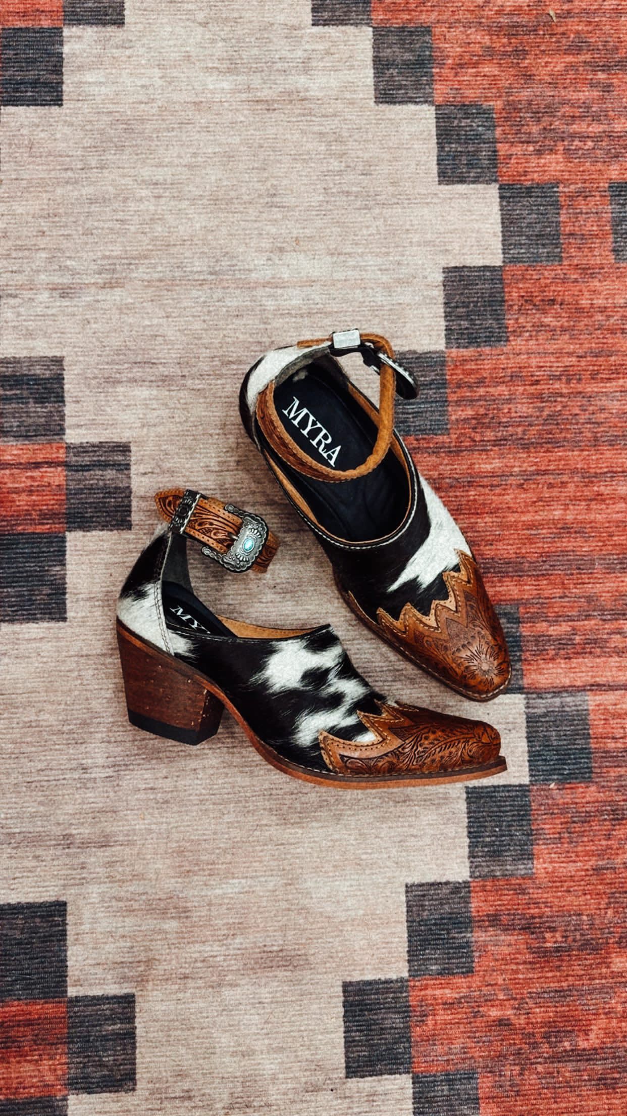 Zora Canyon Mules
