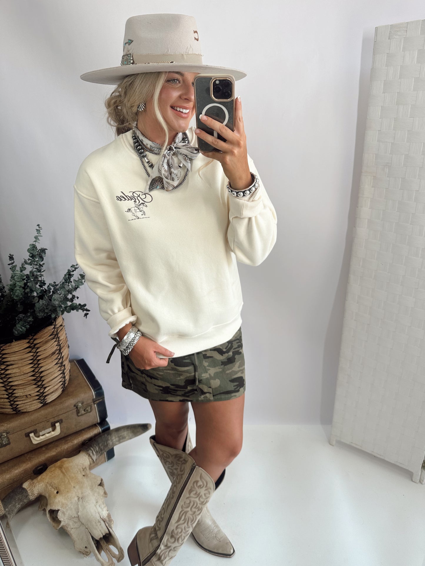 Rodeo Babe Sweatshirt *Cream