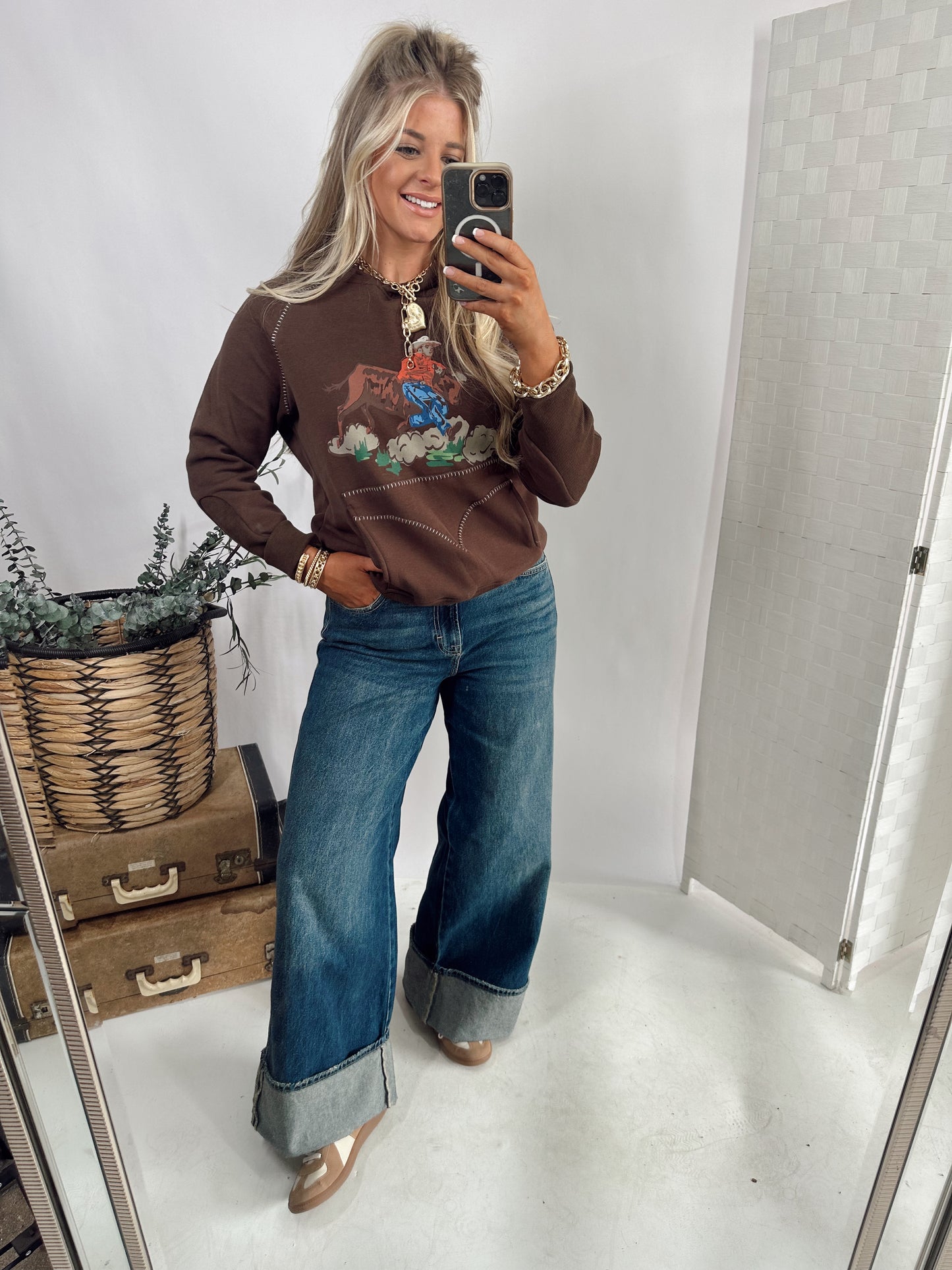 THE BULLDOGGER *CHOCLATE SWEATSHIRT