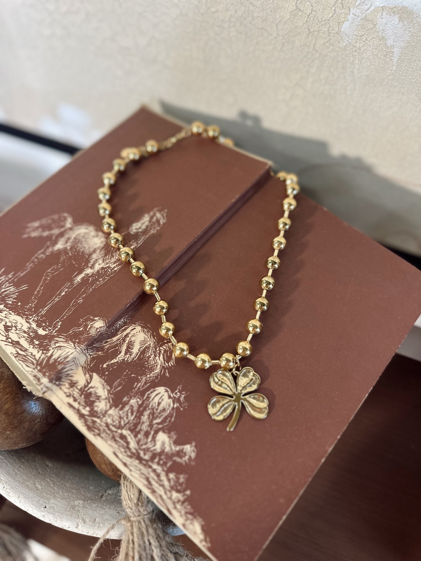 Derby Clover necklace