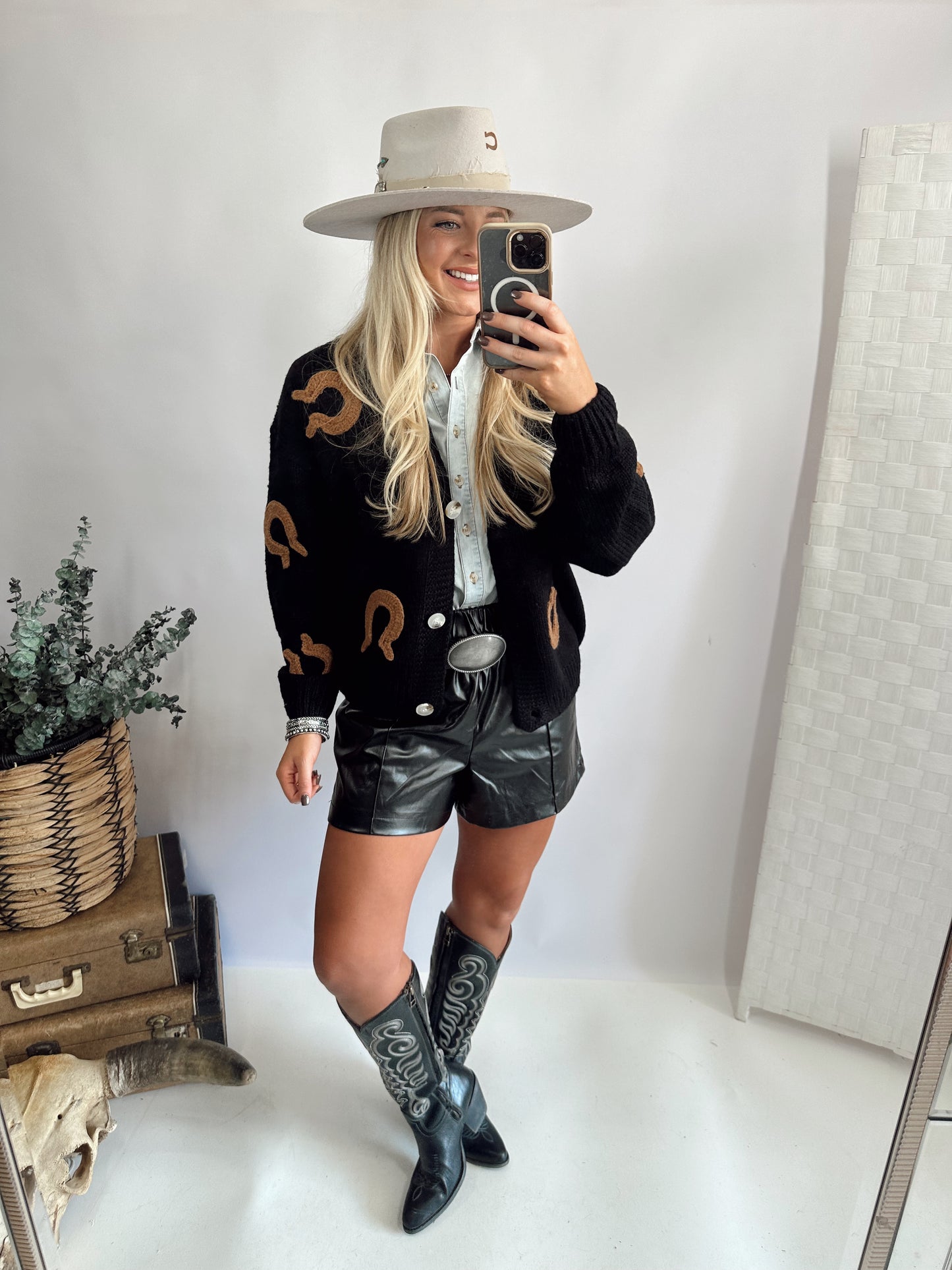 Lucky Horseshoe Cardigan *Black