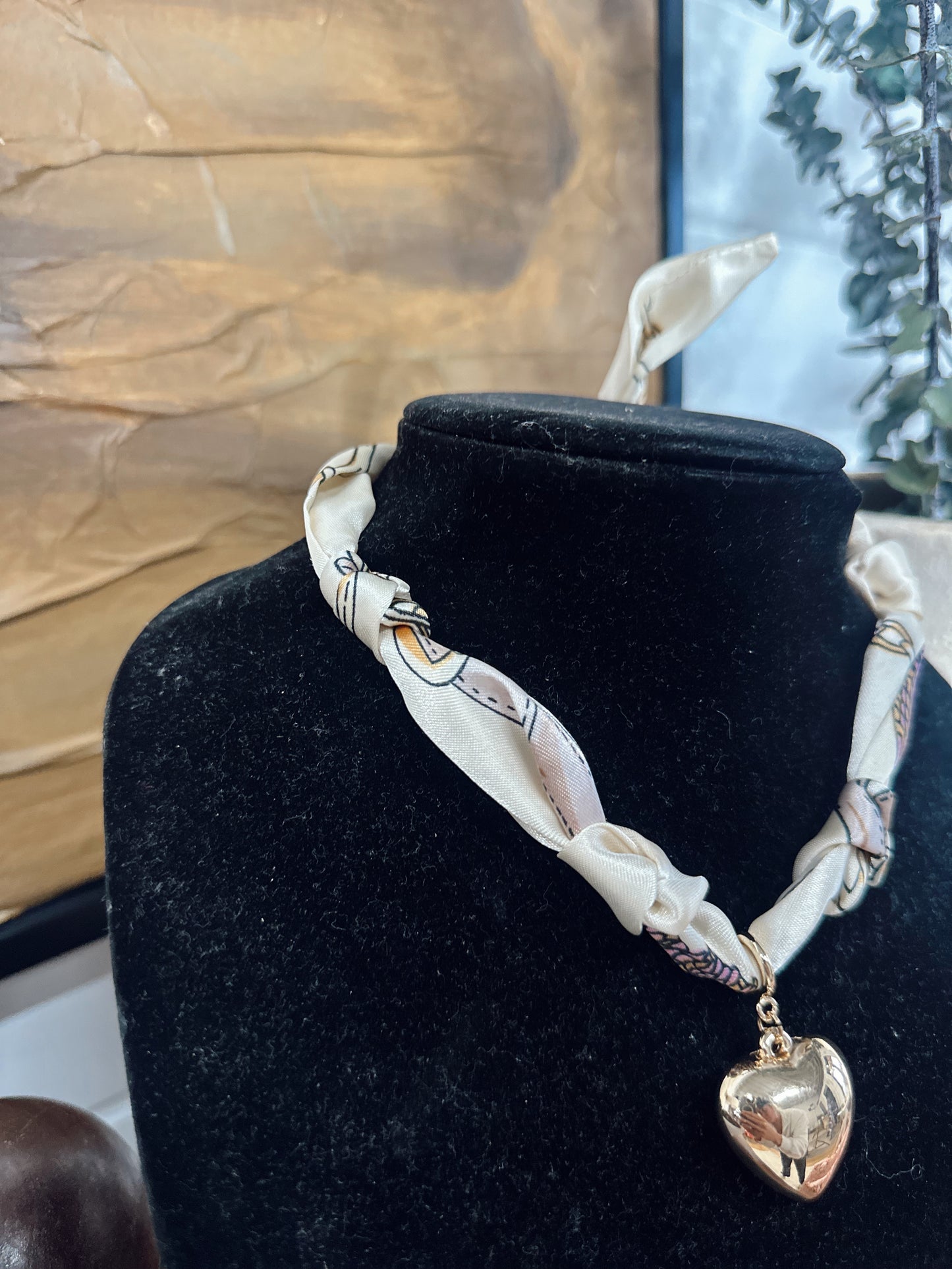 ALL HEARTS SCARF NECKLACE