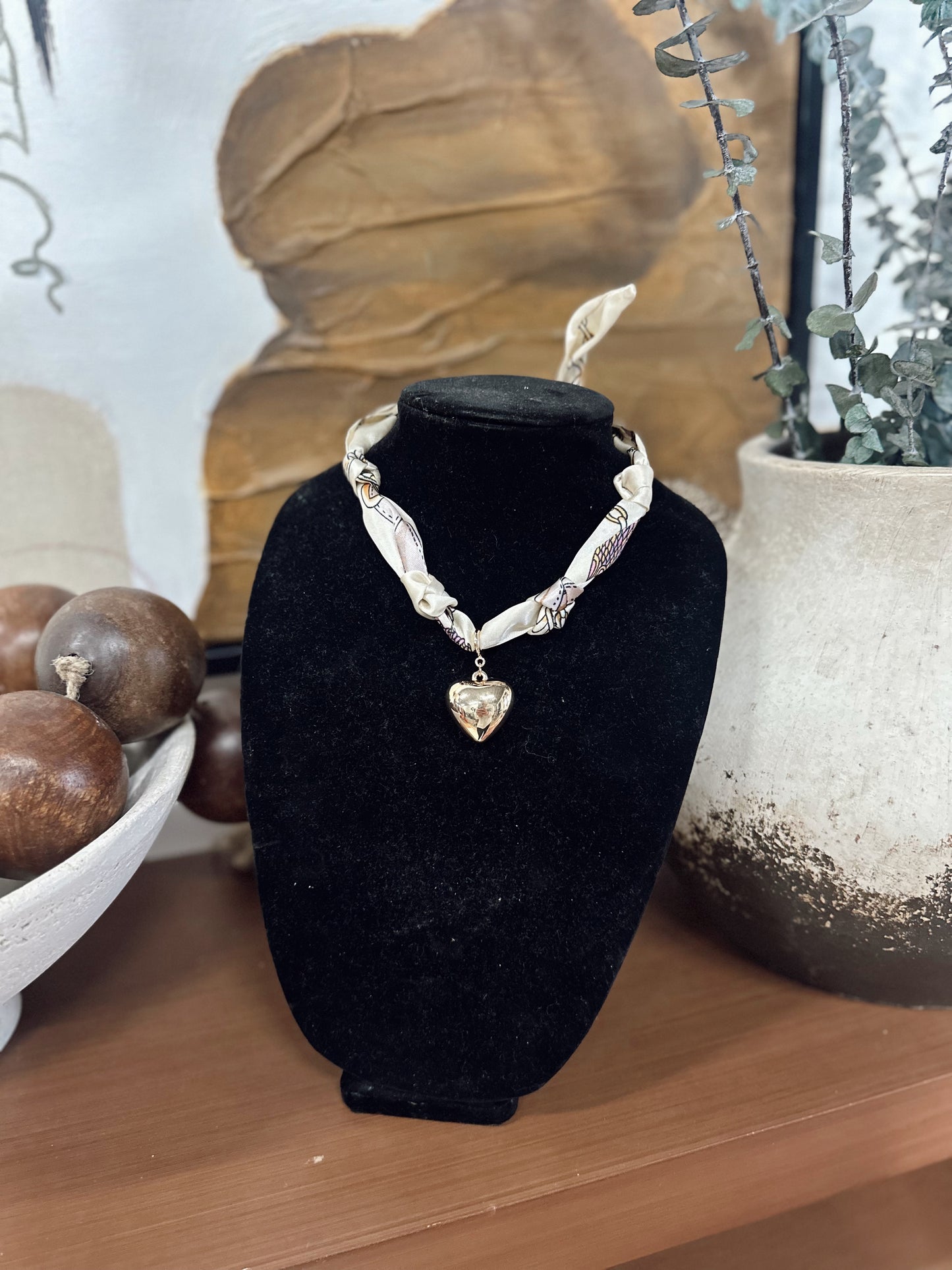 ALL HEARTS SCARF NECKLACE