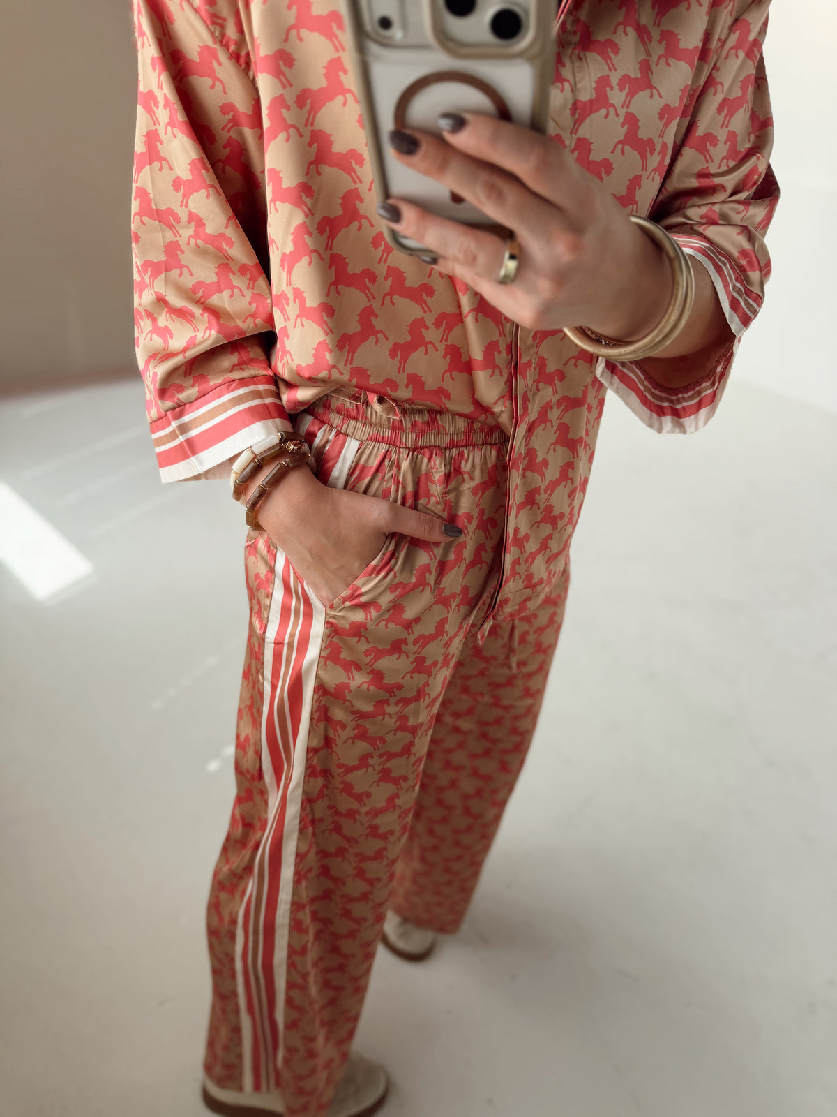 Derby Dainty Set