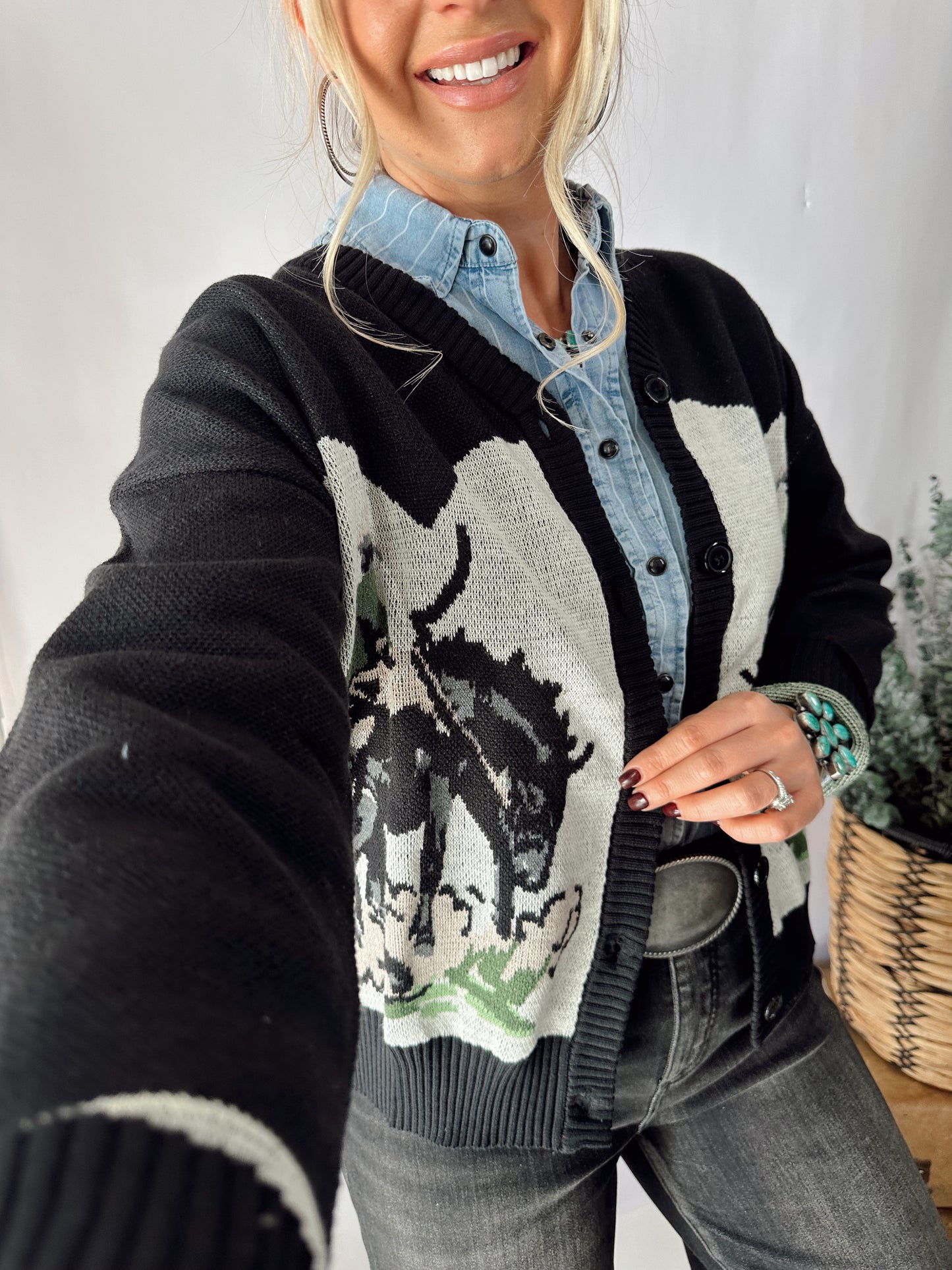 MANE CHARACTER CARDIGAN