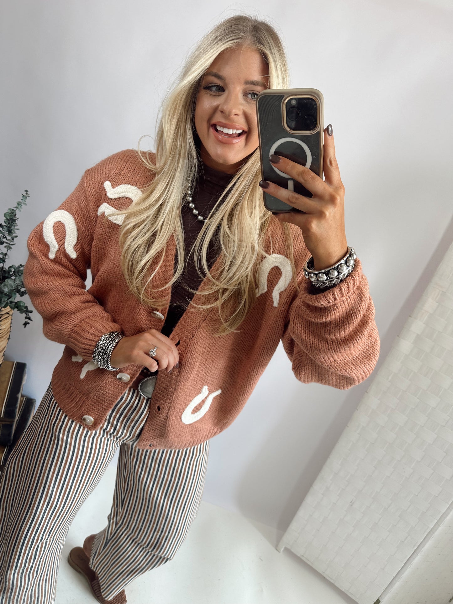 Lucky Horseshoe Cardigan *Terra Cotta