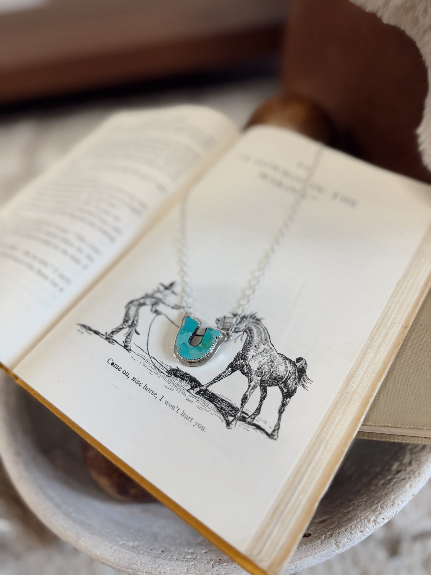 Horseshoe Kingman Turquoise Necklace Hada Collection