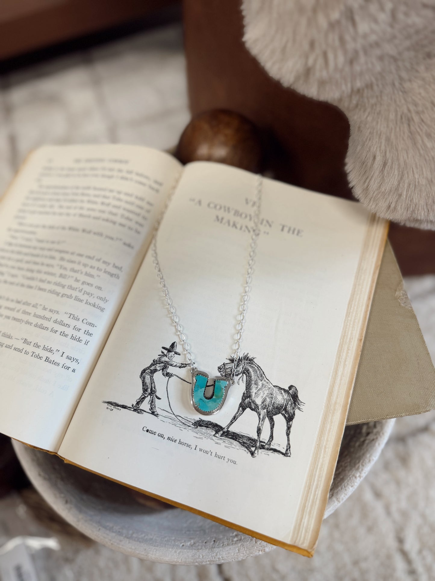 Horseshoe Kingman Turquoise Necklace Hada Collection