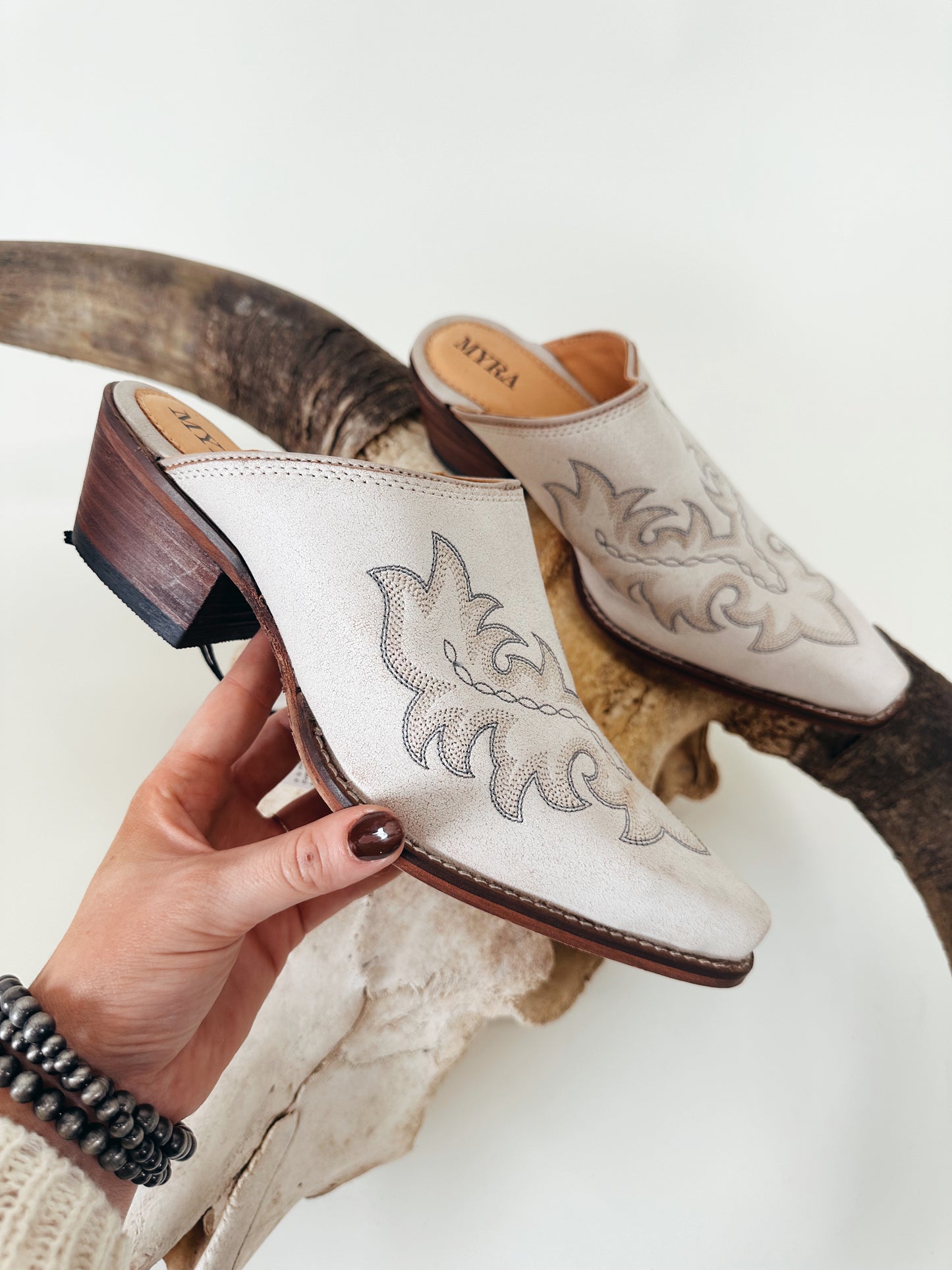 The Laramie Mules *Ivory