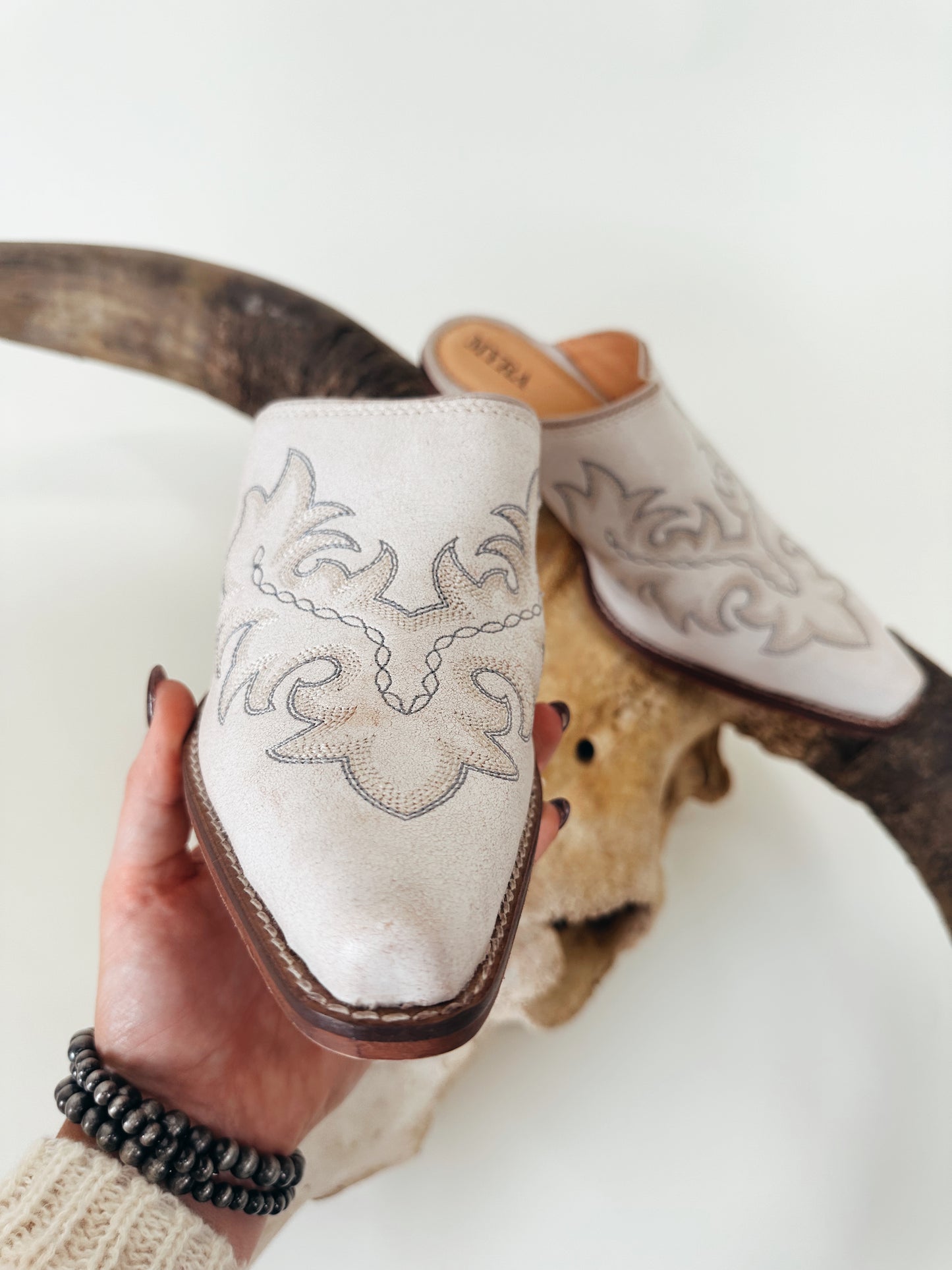 The Laramie Mules *Ivory