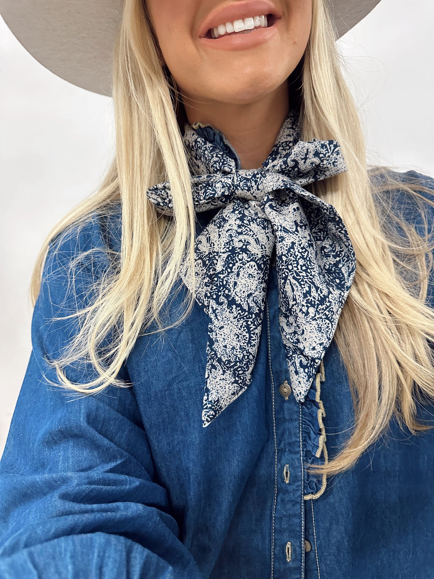 The Western Ivy Scarf
