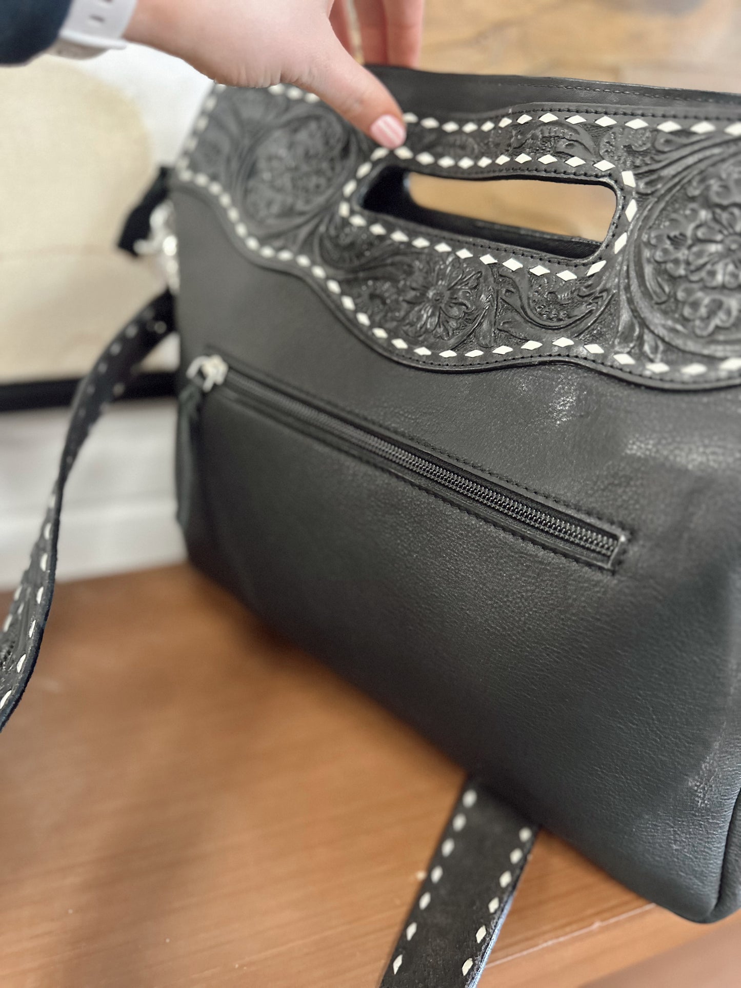 Boone Crossbody *Black