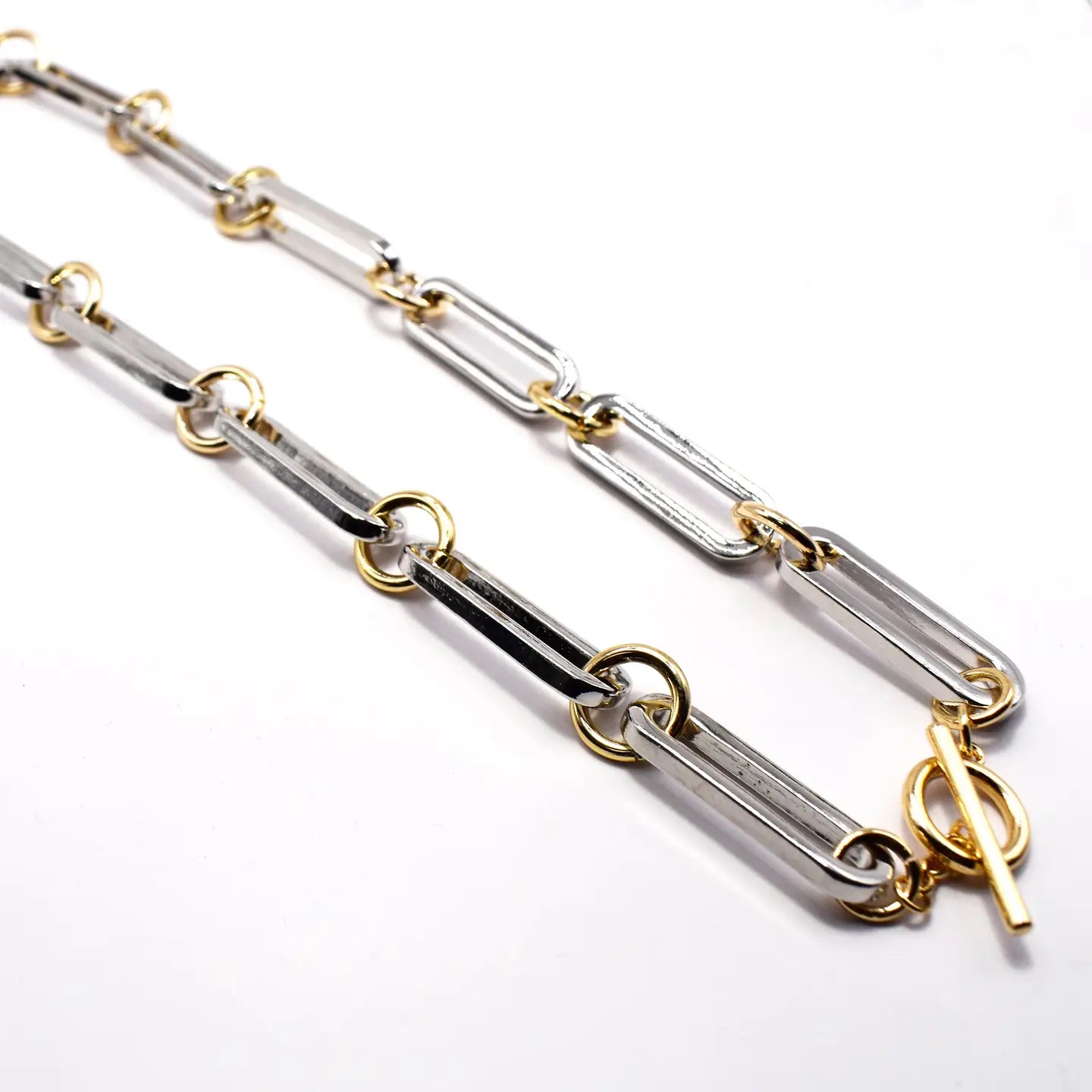 HAYES NECKLACE
