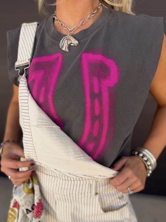 Fuchsia Horseshoe Graphic