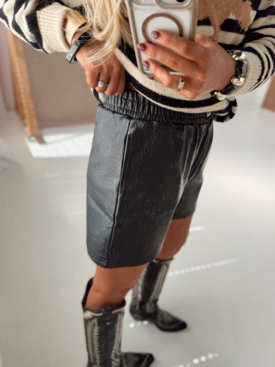 ROCKIN CROC SHORTS
