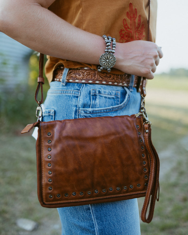 The Western Travel Purse