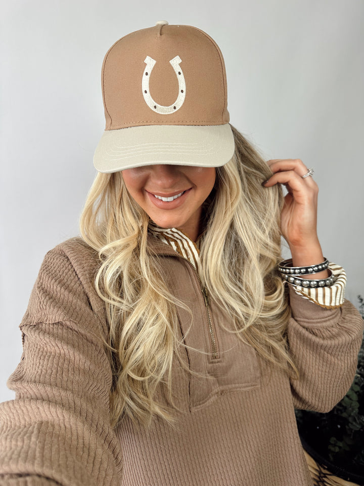 LUCKY HORSESHOE HAT