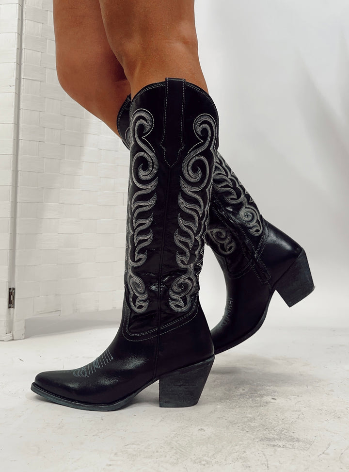 Oakland Boots in Ebony