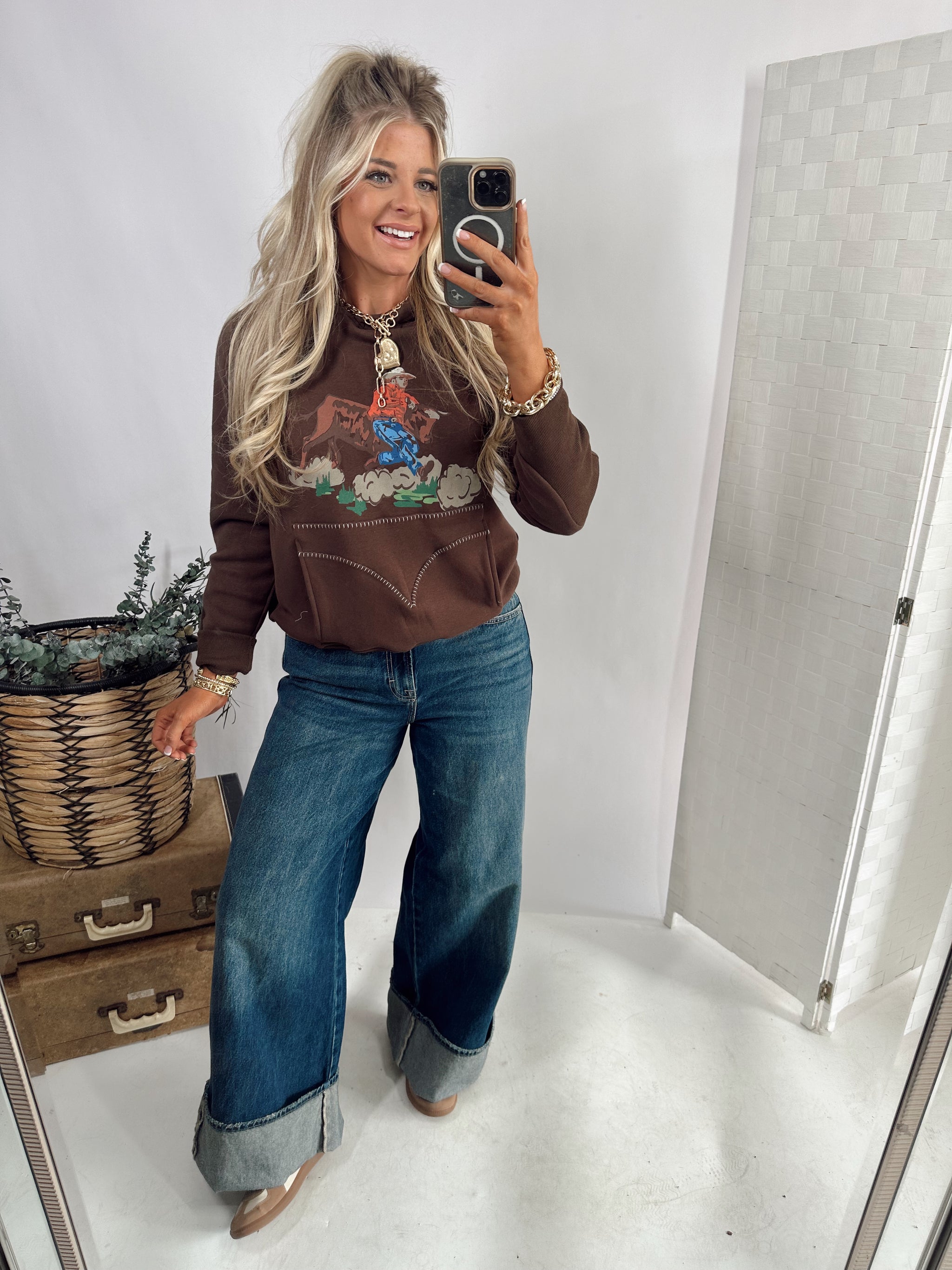 THE BULLDOGGER *CHOCLATE SWEATSHIRT