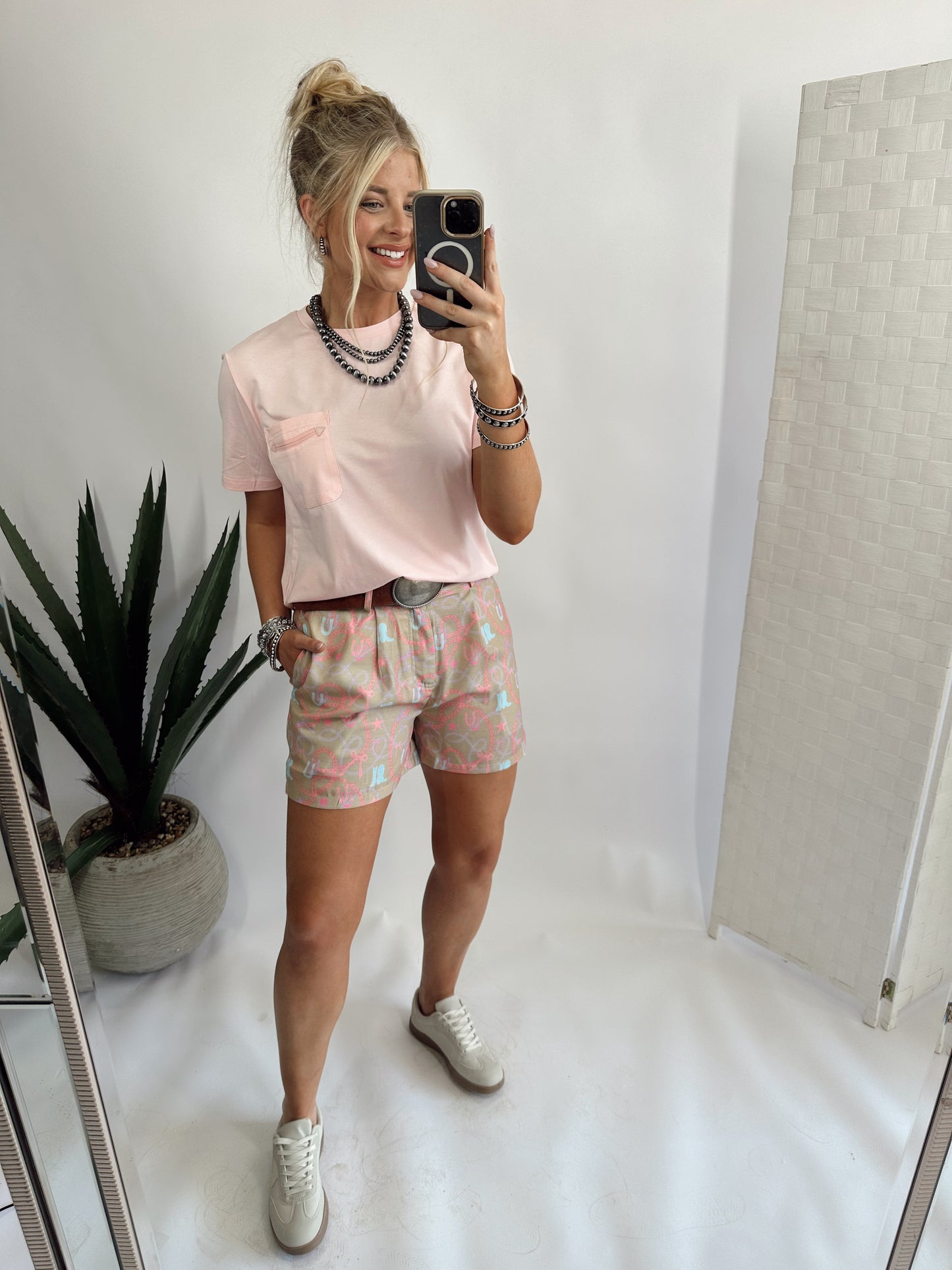 LARIAT LINKS SHORTS