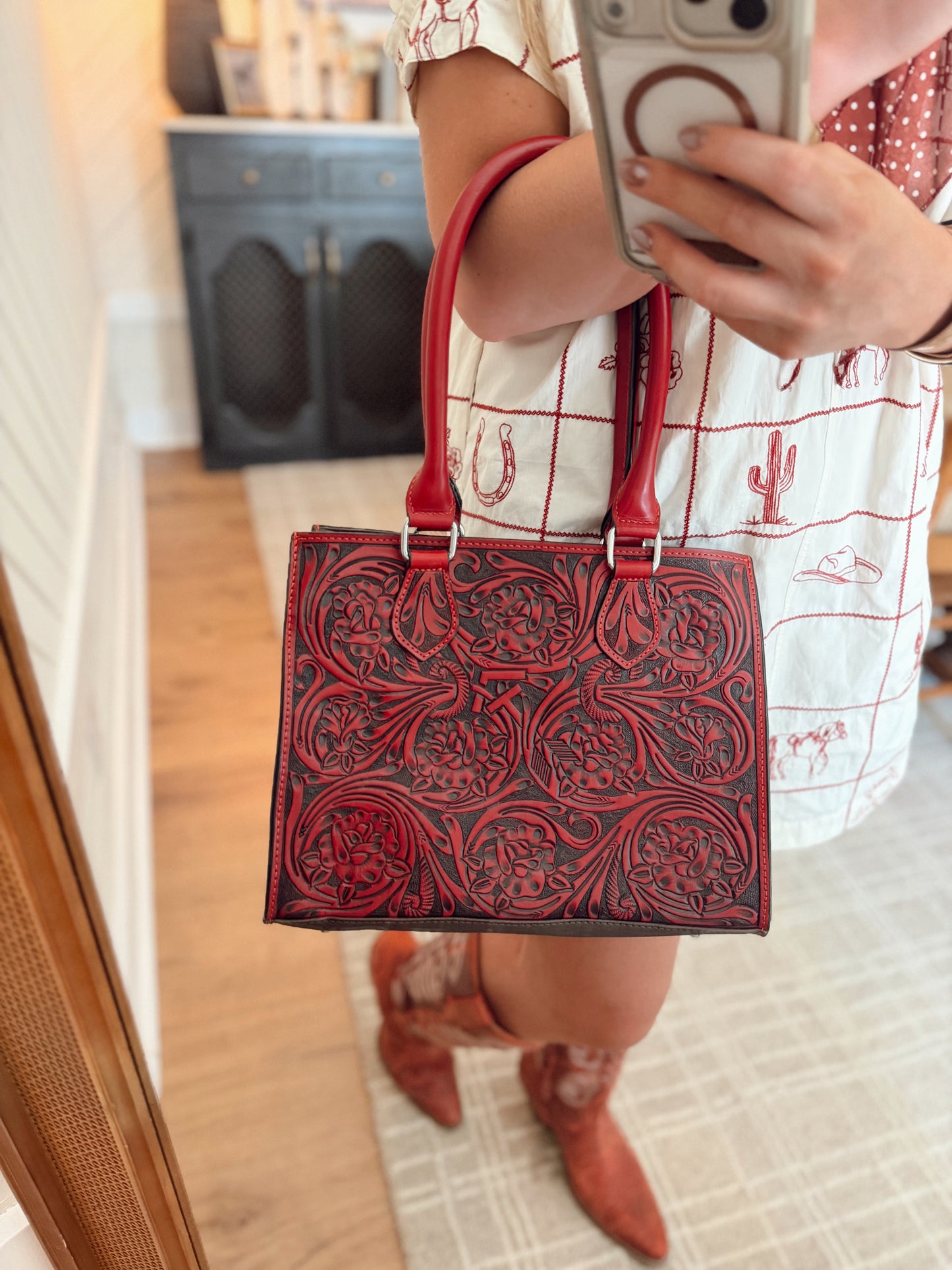 The Legacy Tote *Red