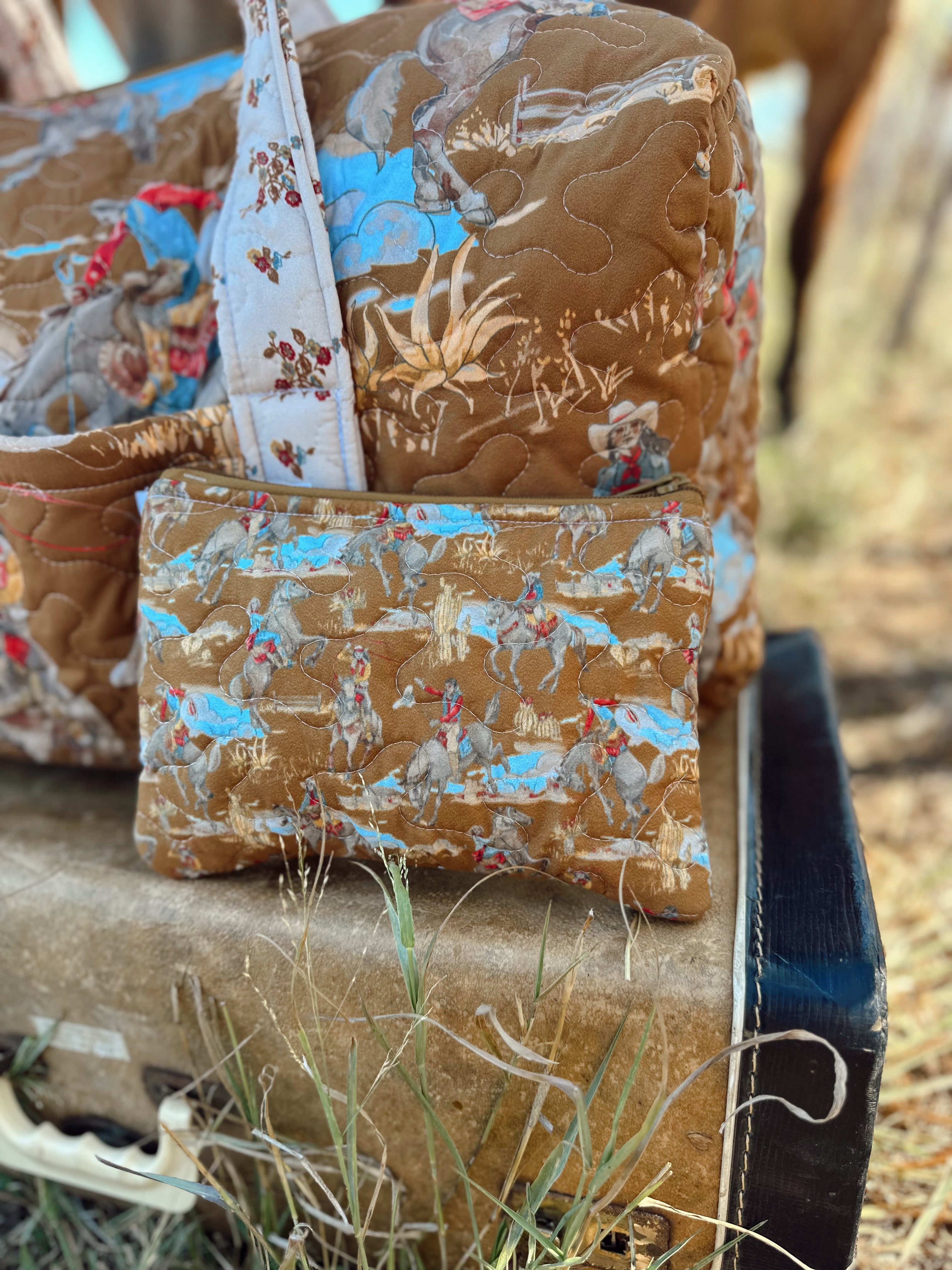 Birdie Gold Makeup Bag *SM