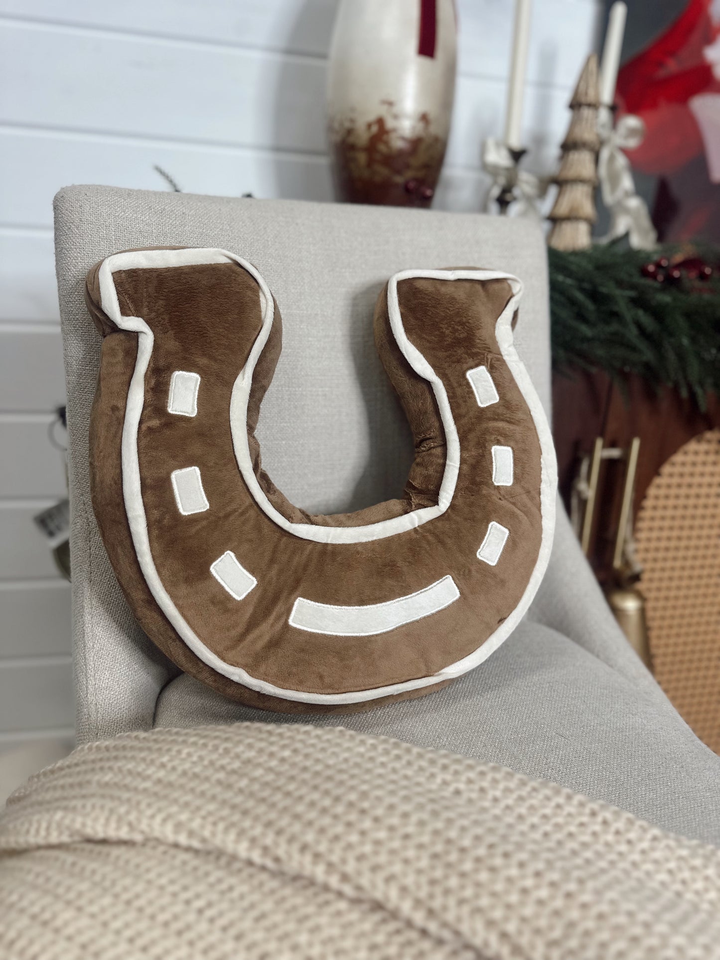 LUCKY U PILLOW *SADDLE