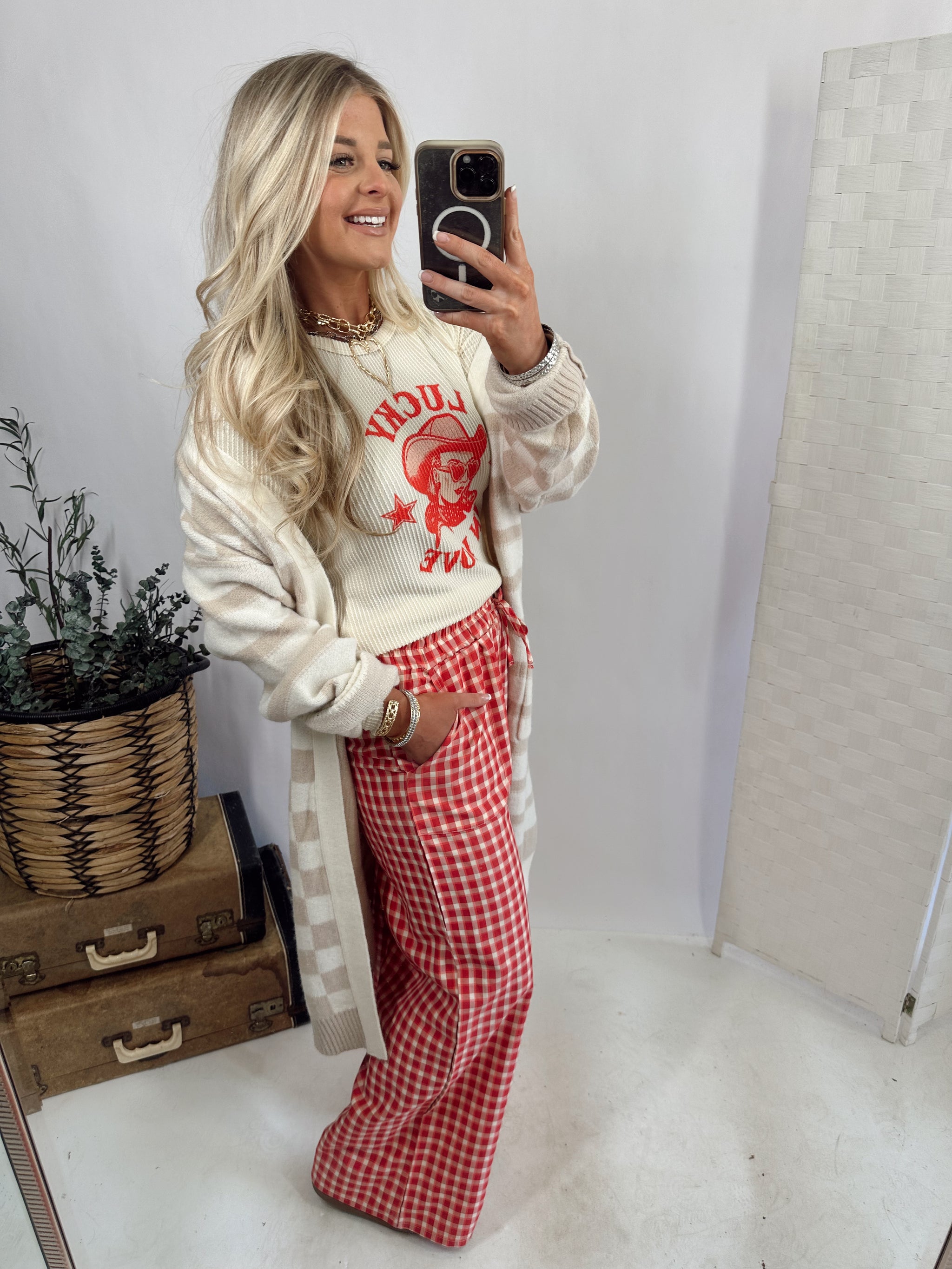 LUCKY LOVE GRAPHIC TOP