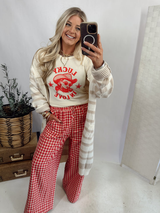 LUCKY LOVE GRAPHIC TOP