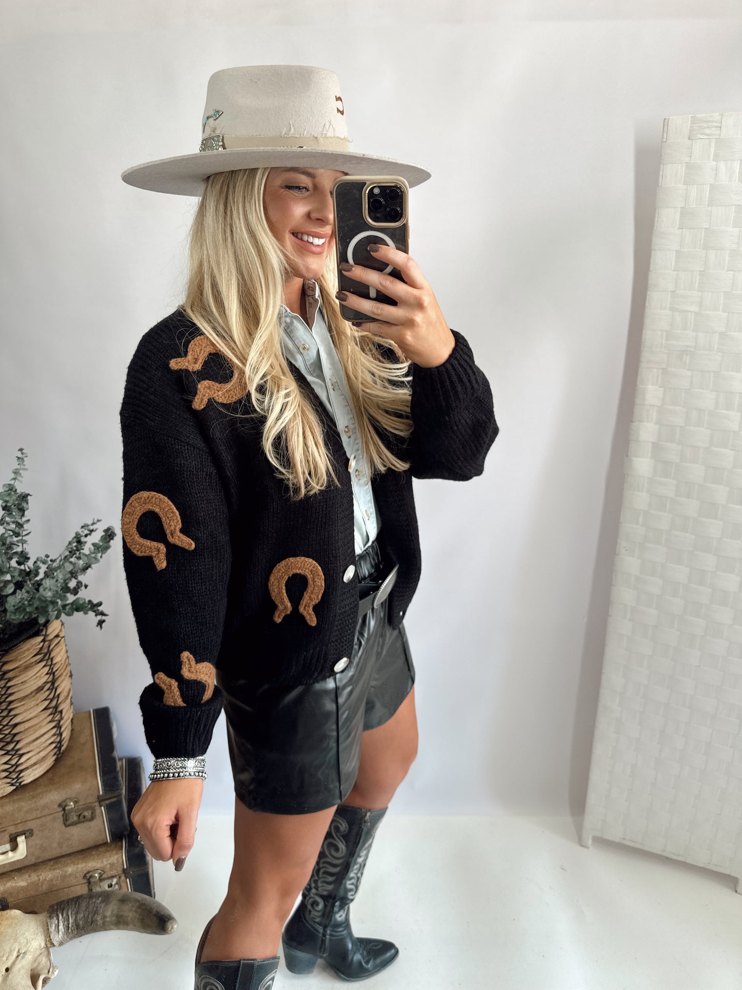 Lucky Horseshoe Cardigan *Black