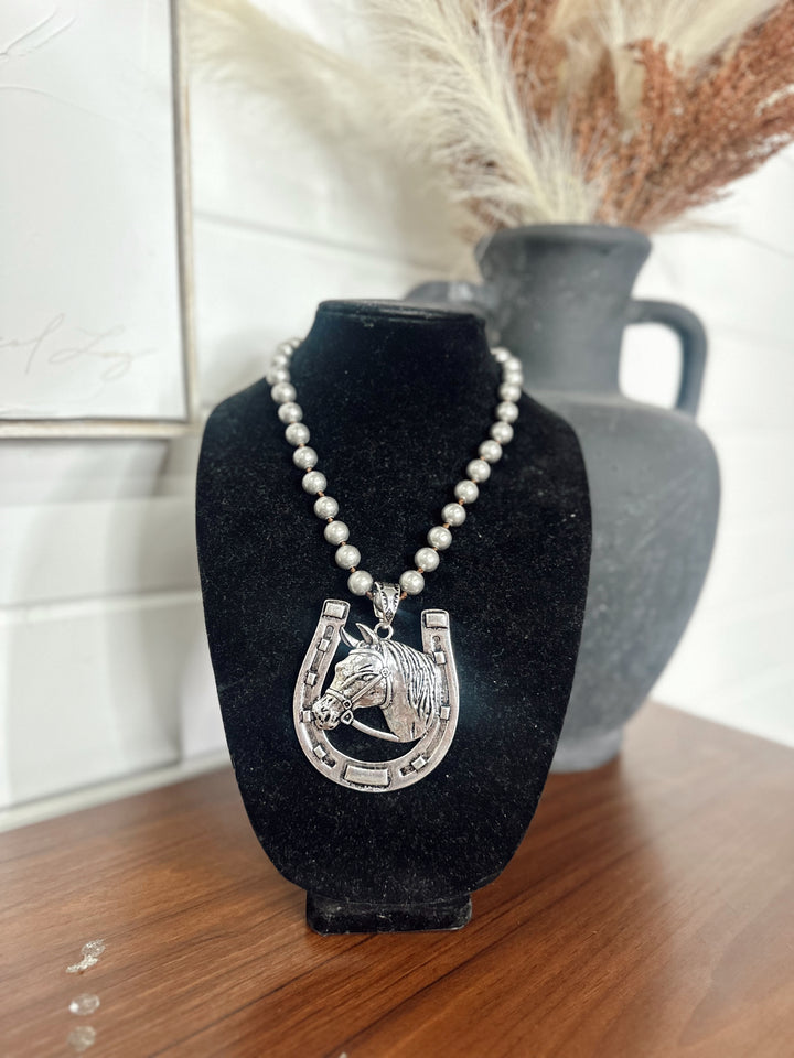 Della Necklace