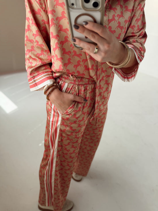 Derby Dainty Set