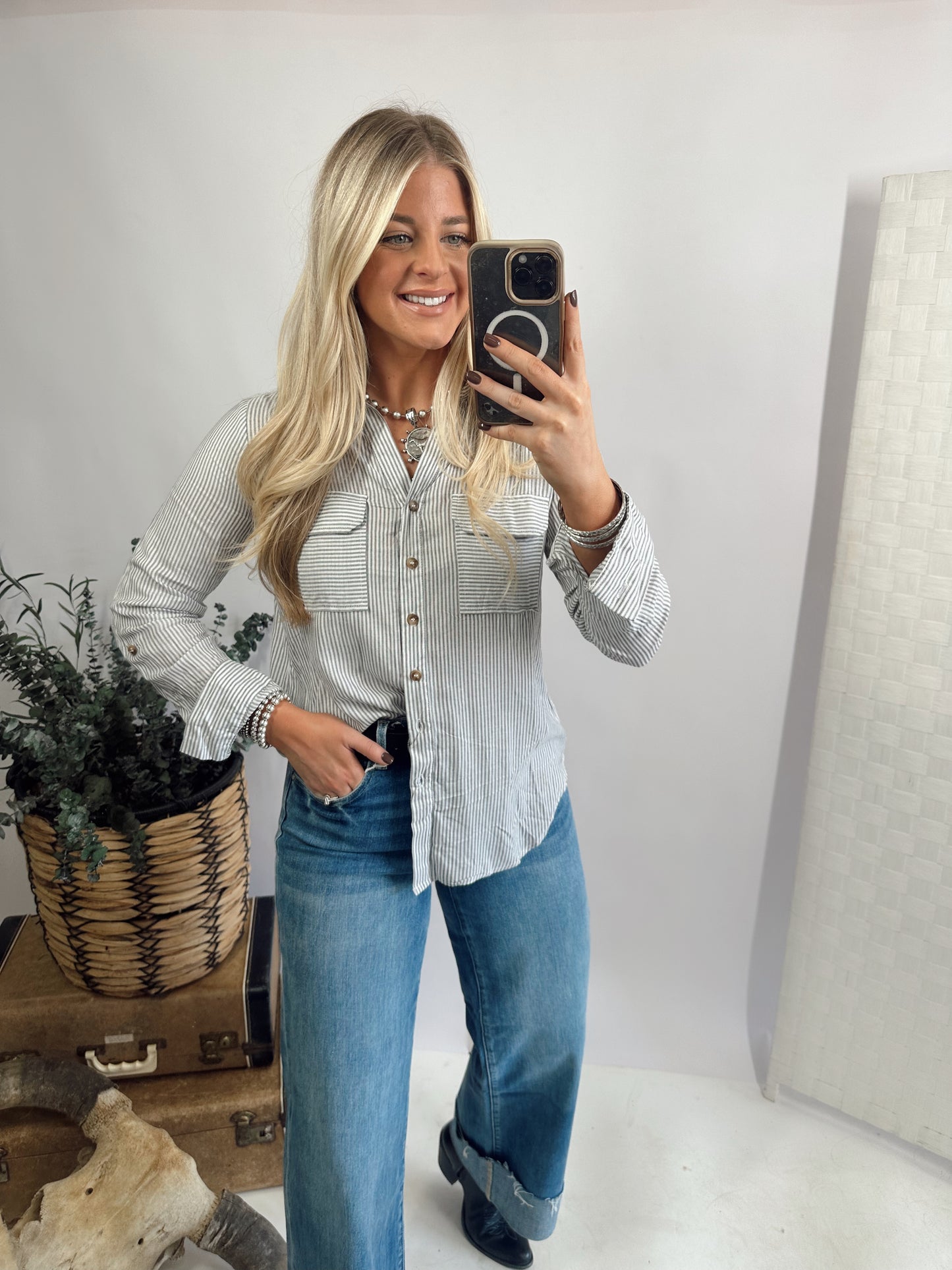 The Polly Button Down *black