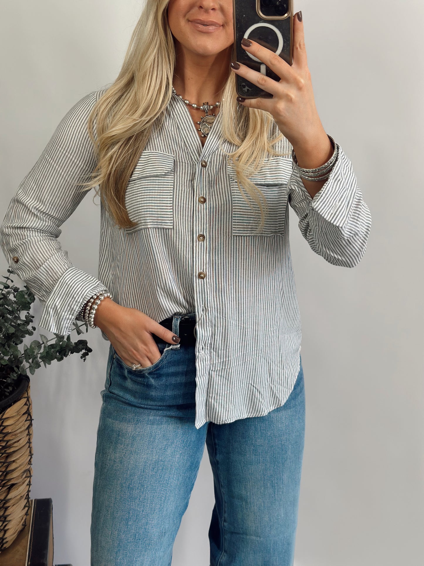 The Polly Button Down *black