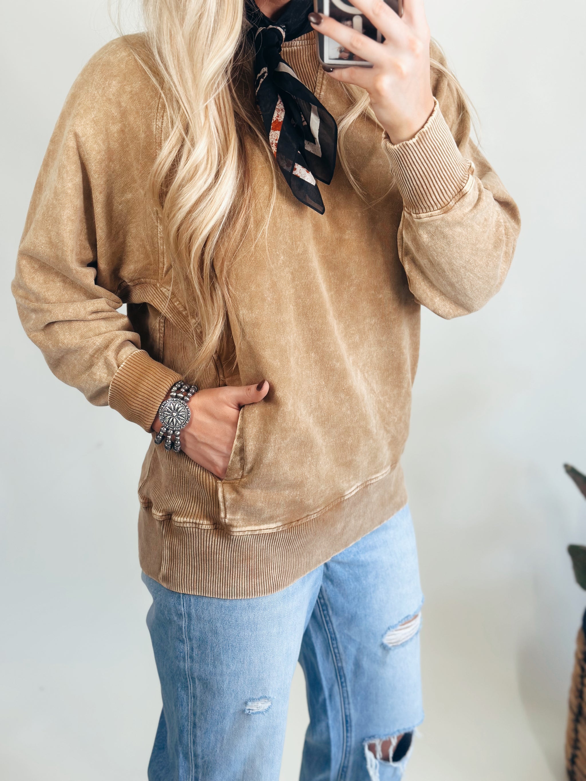 The Millie Sweatshirt *Camel