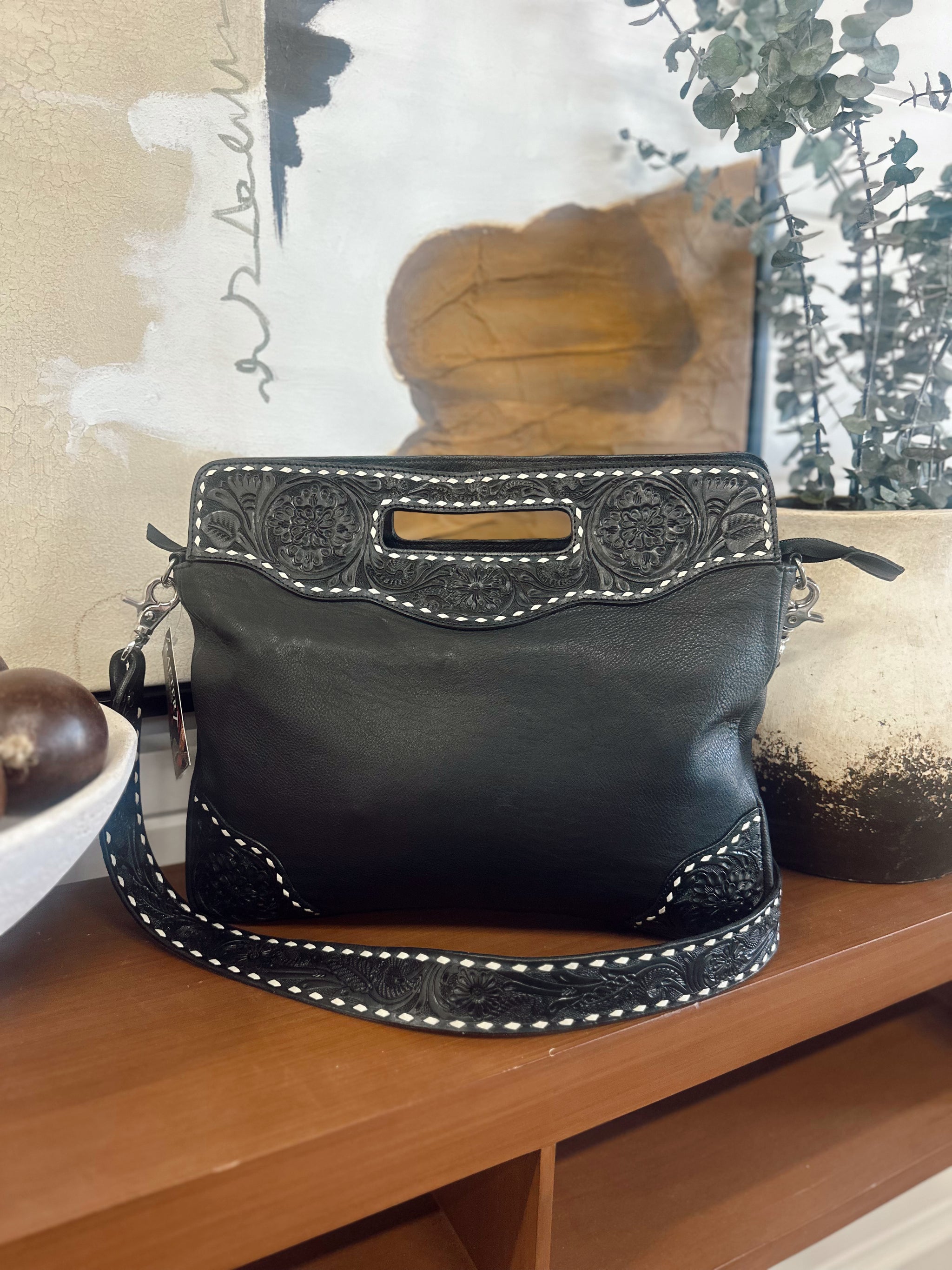 Boone Crossbody *Black