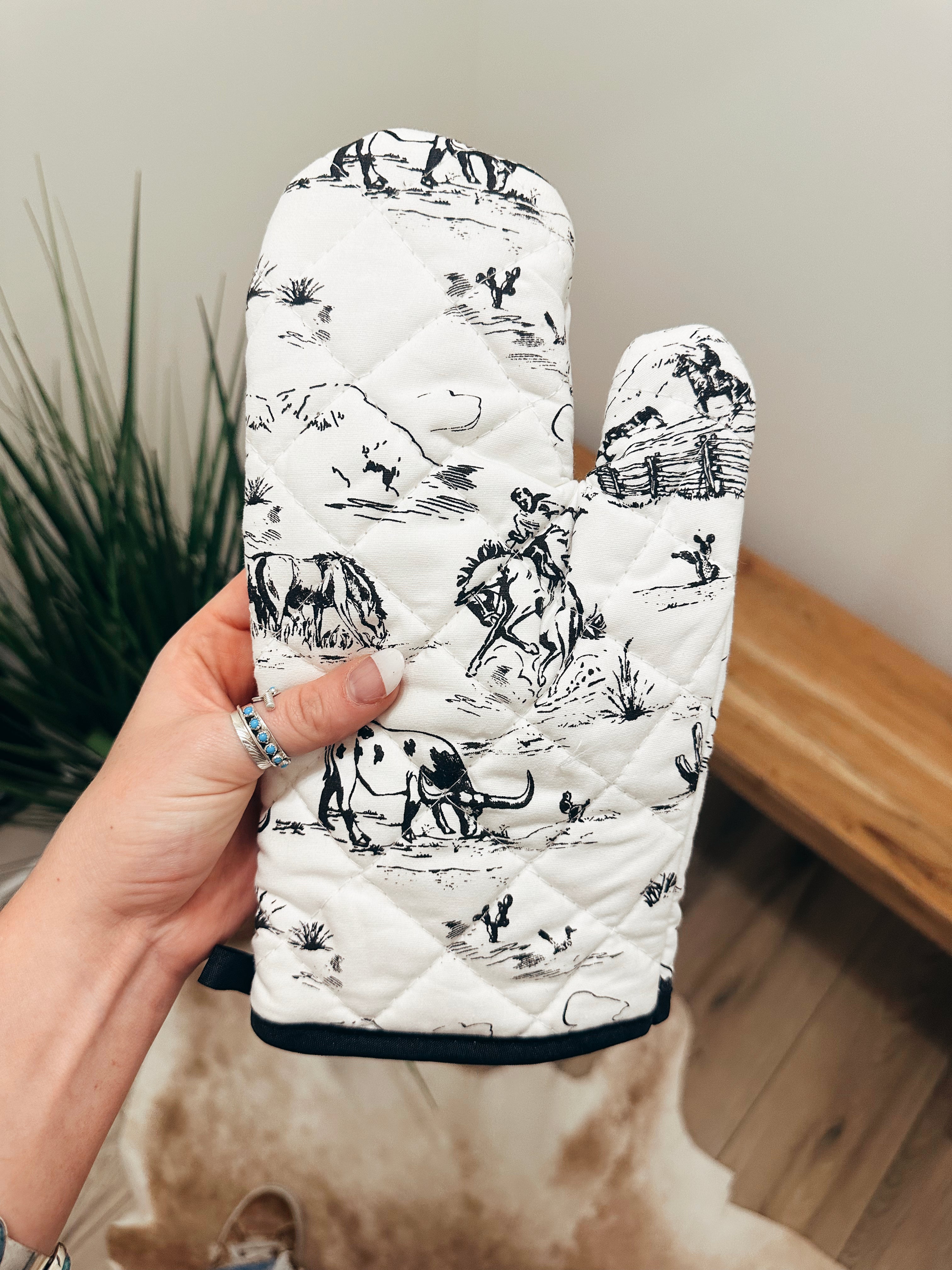 Ranch Life Oven Mitt